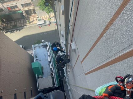 横浜市中区　ロープアクセス外壁塗装工事