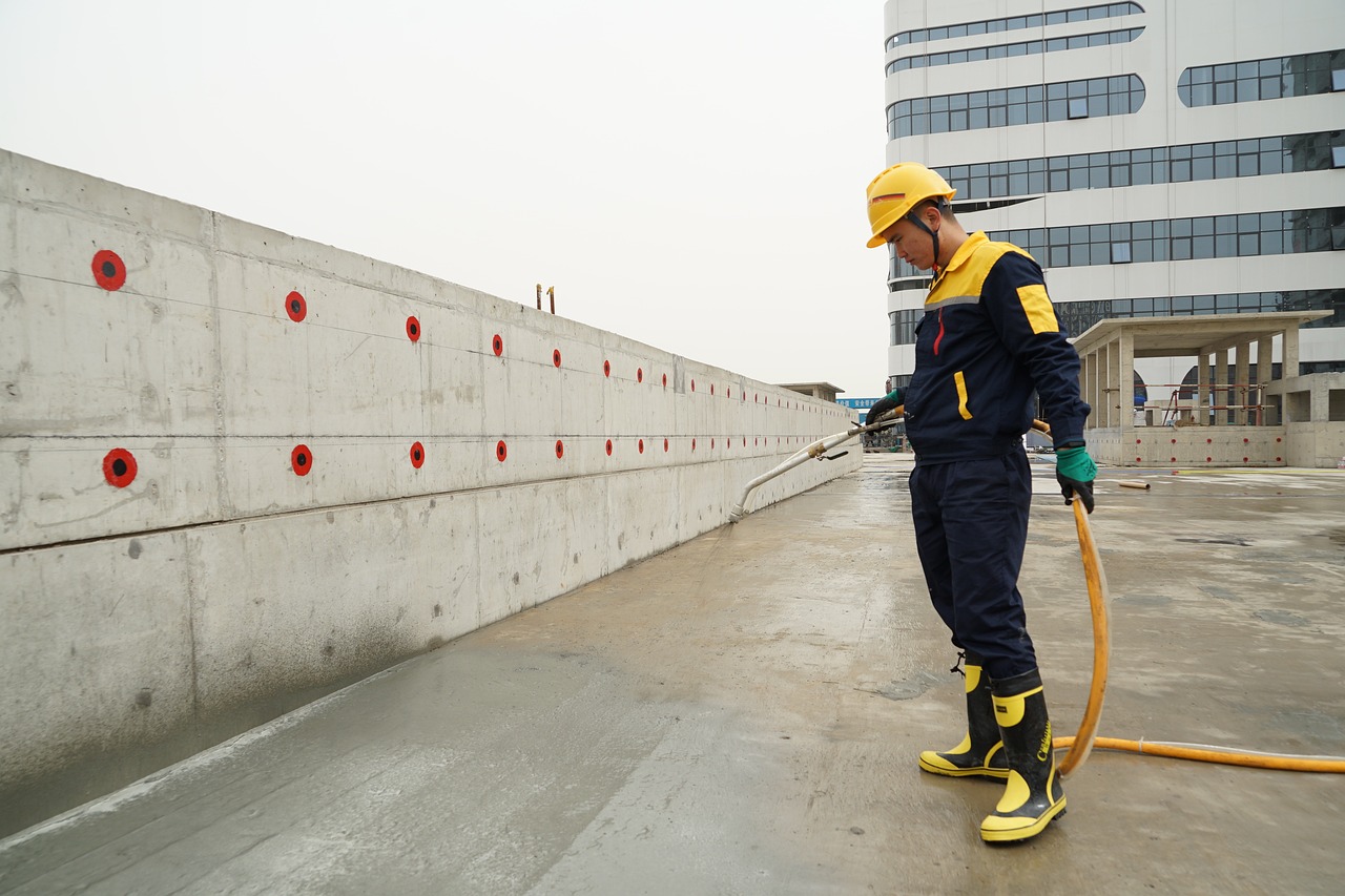 雨漏れに対する防水や大規模修繕工事の際にはポリウレアが非常に有効です。